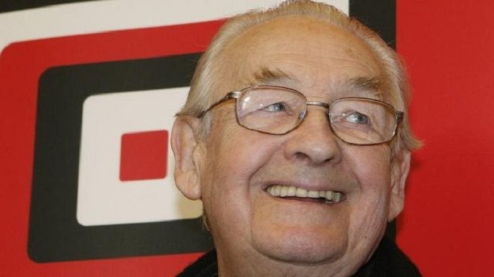 Polish film director Andrzej Wajda dies